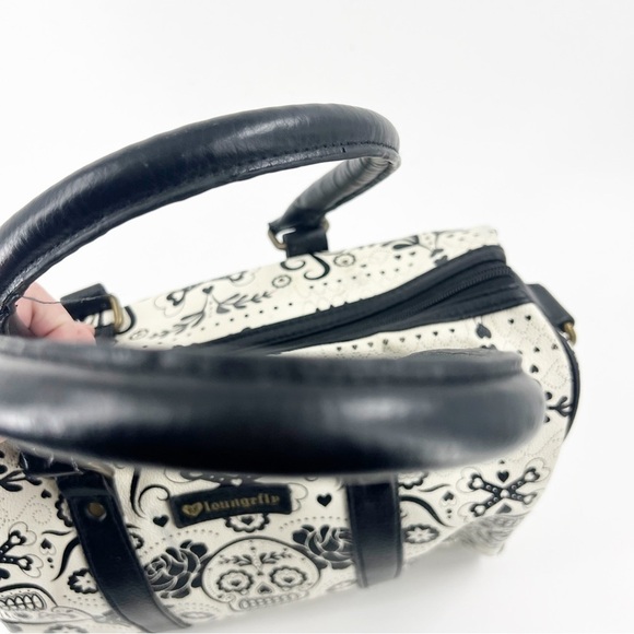 ✅ Disney Parks Loungefly Sugar Skull Black & White Satchel Purse - Picture 5 of 8